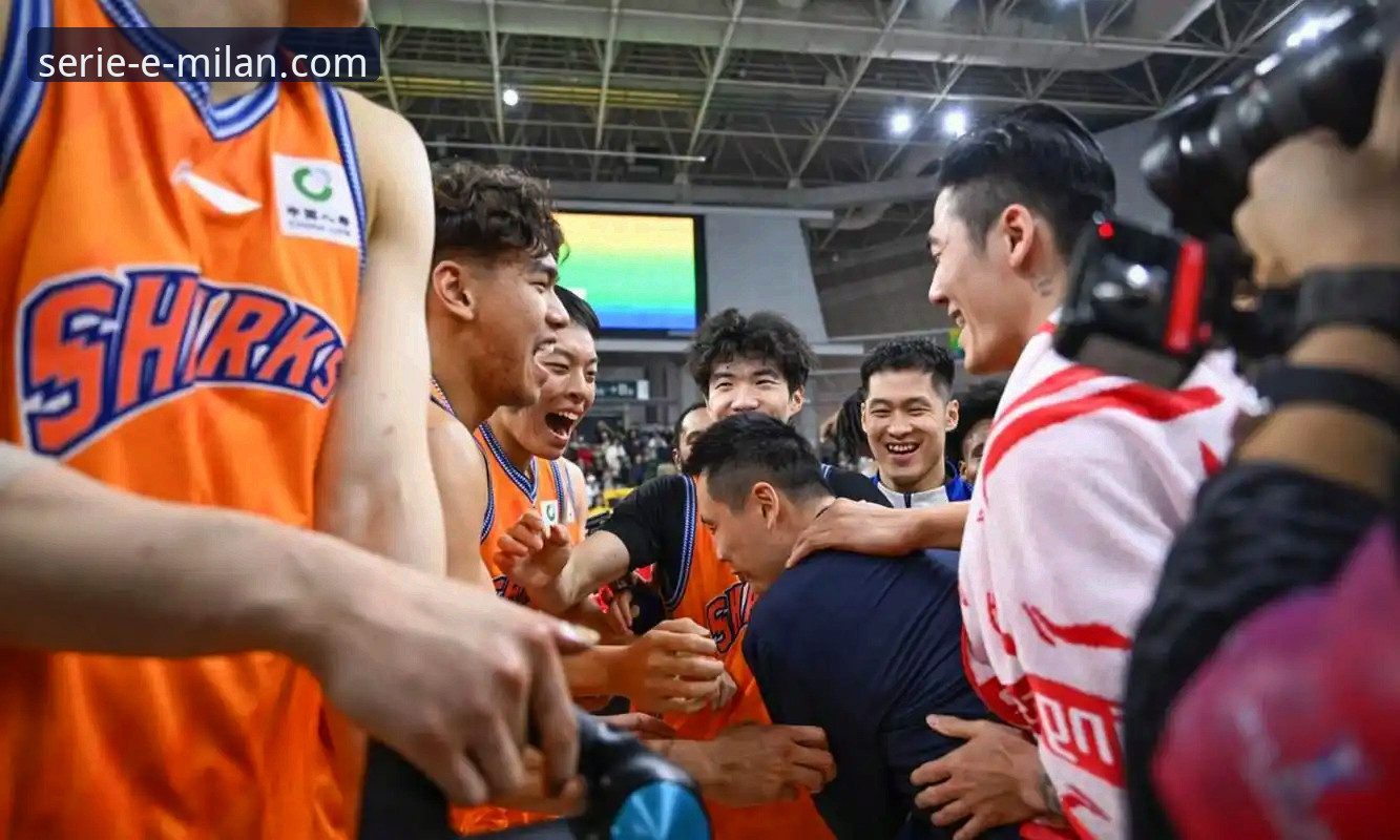 上海男篮十二连胜深度解析：团队篮球的胜利与联赛格局的固化